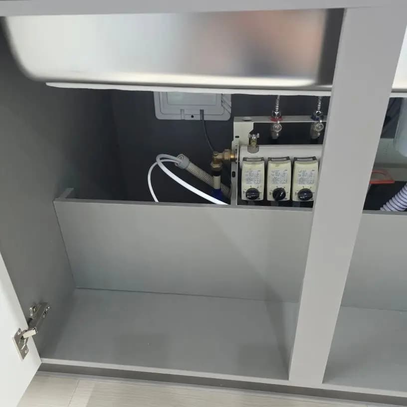로봇청소기 직배수 · 맞춤장 현장 사진